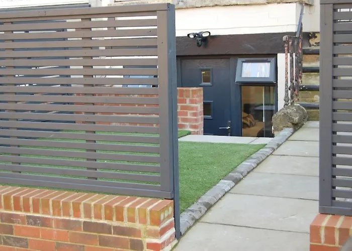 Self Contained Studio Apartment In Burley, Leeds