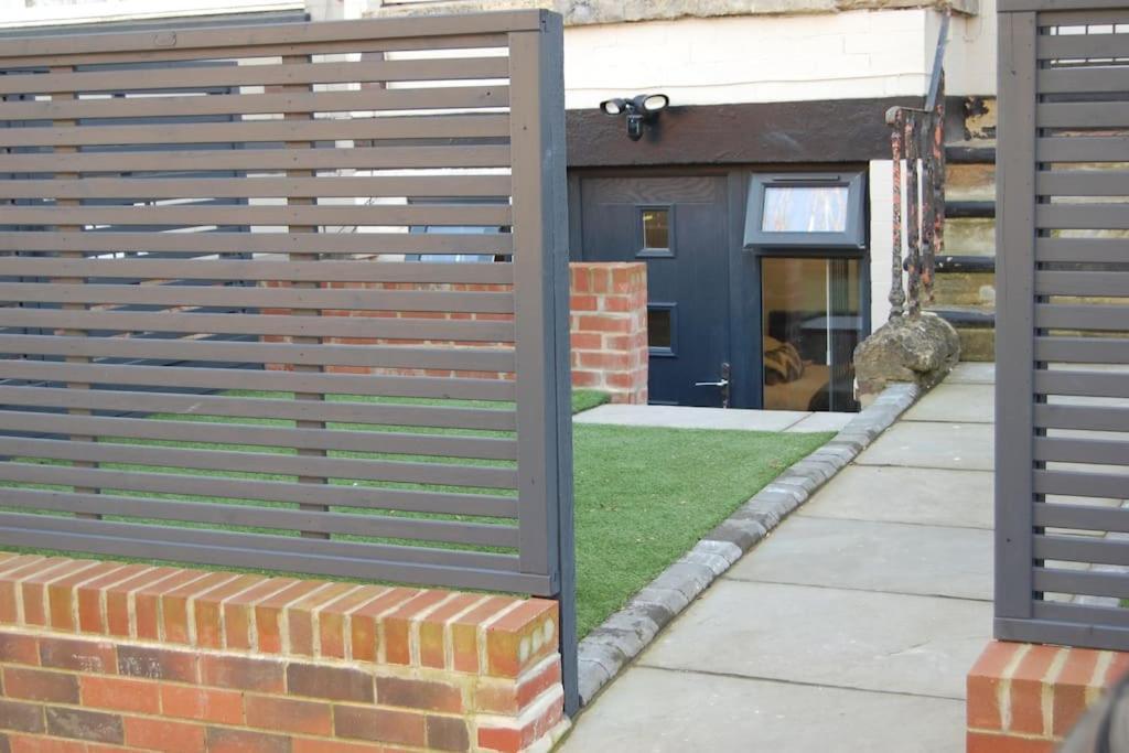Self Contained In Burley, Leeds * Leeds (West Yorkshire)