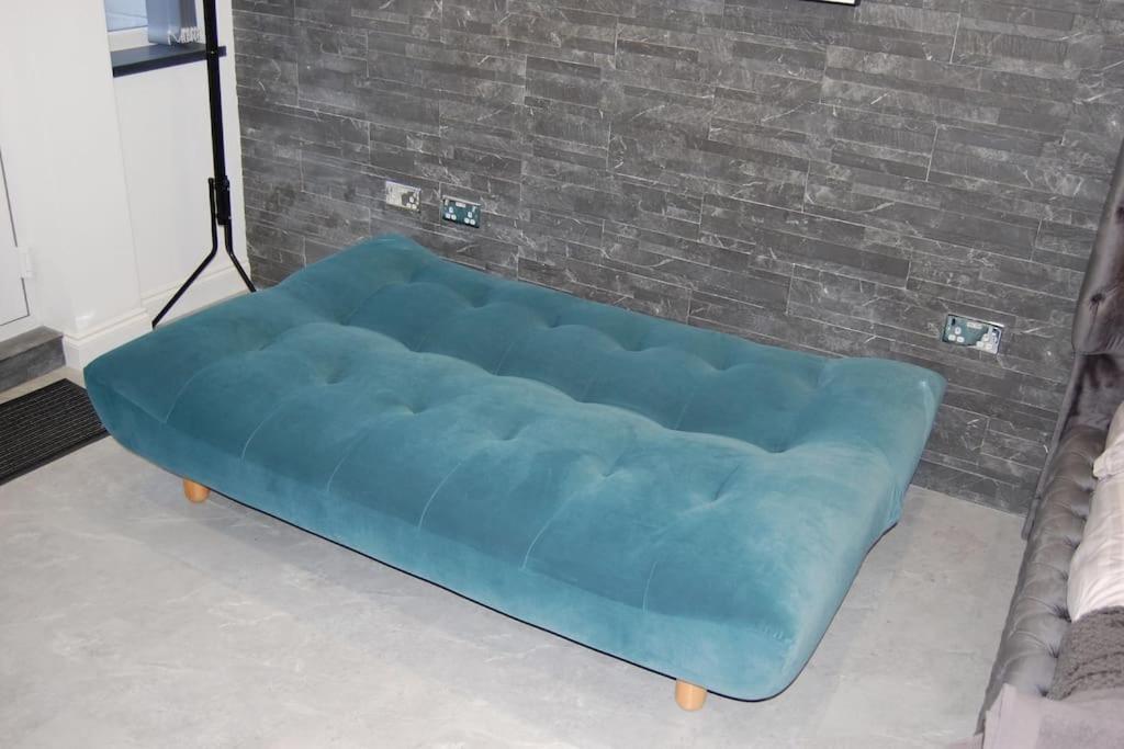 Self Contained In Burley, Leeds * Leeds (West Yorkshire)