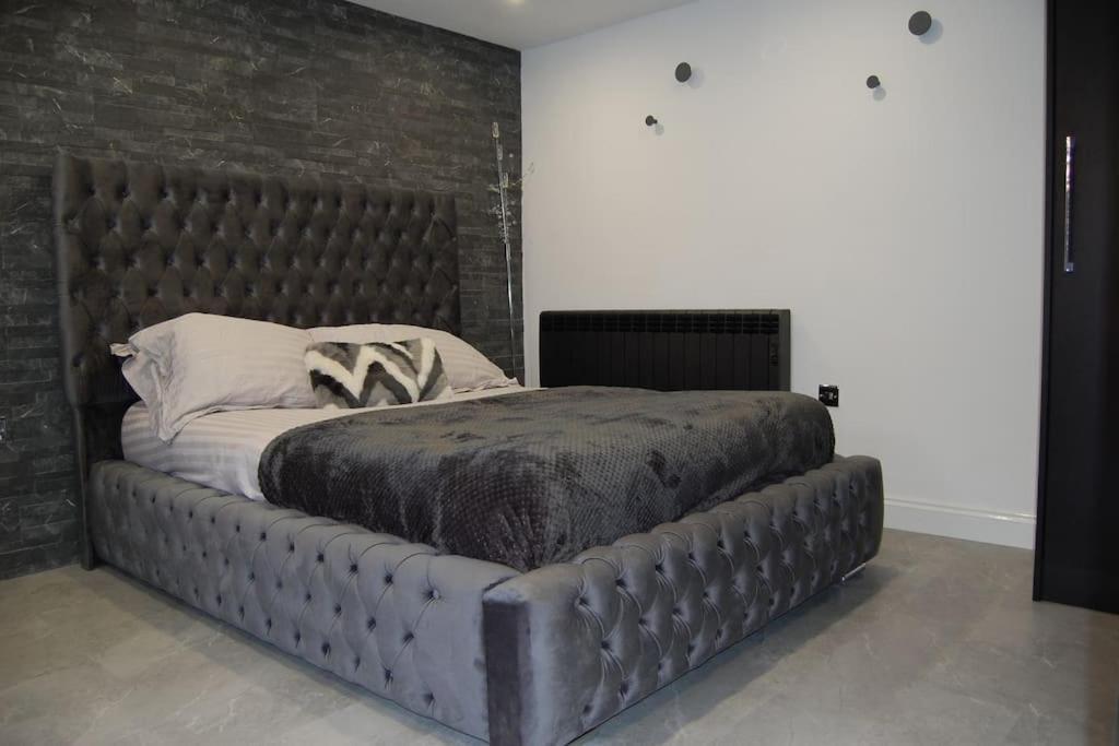 Self Contained In Burley, Leeds